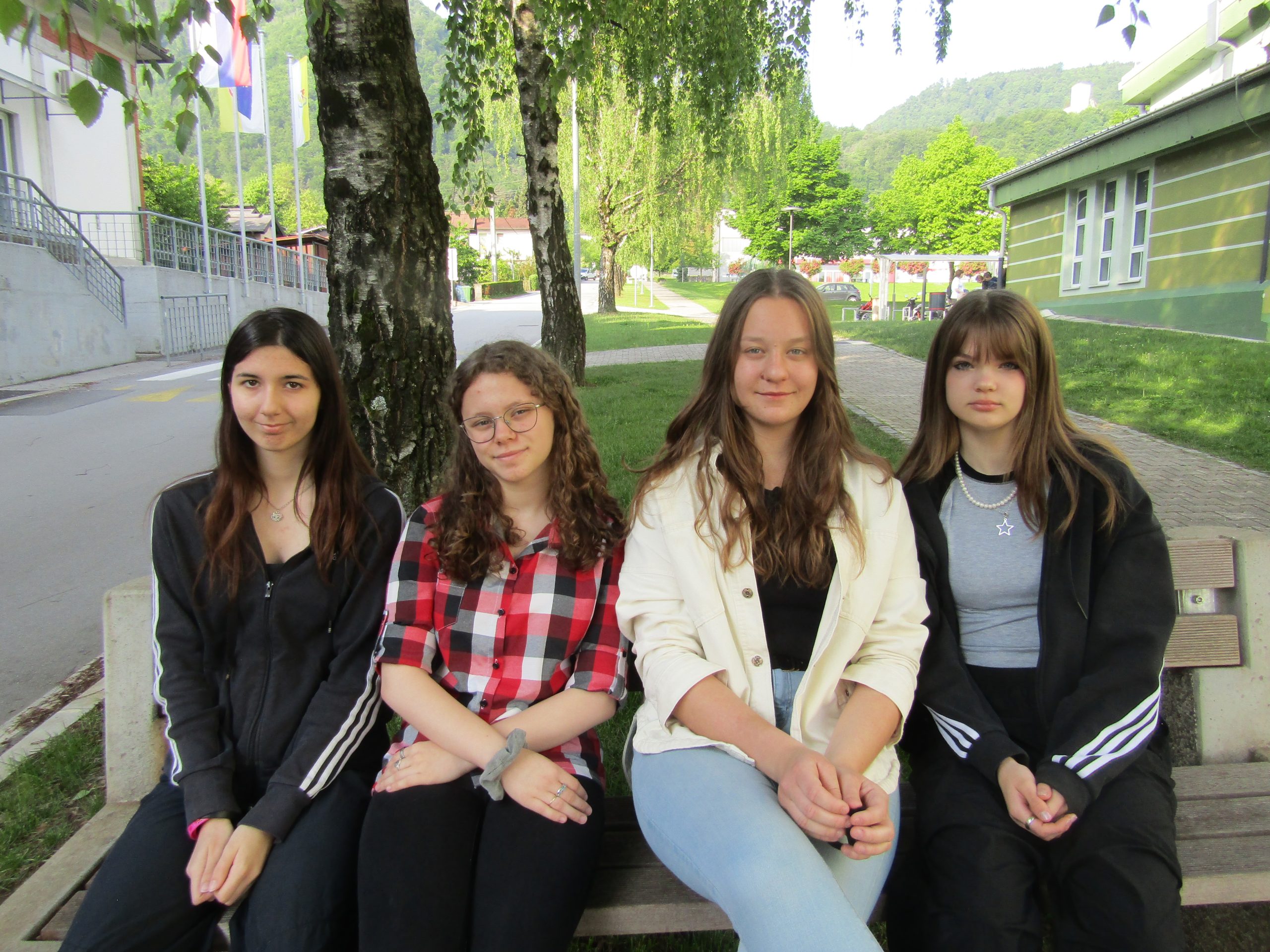 nusa in prijateljice